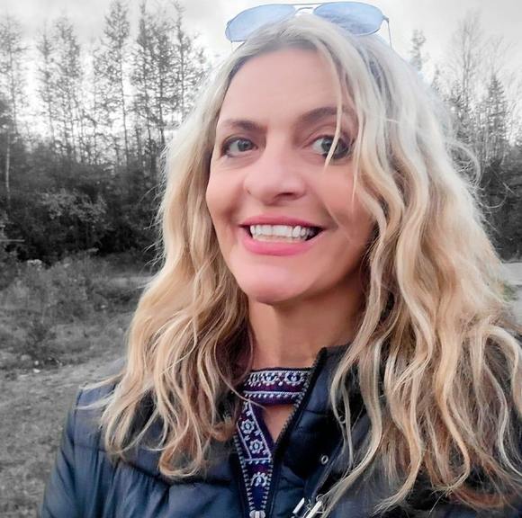 Meet your Posher, Karen van - Picture 1 of 1